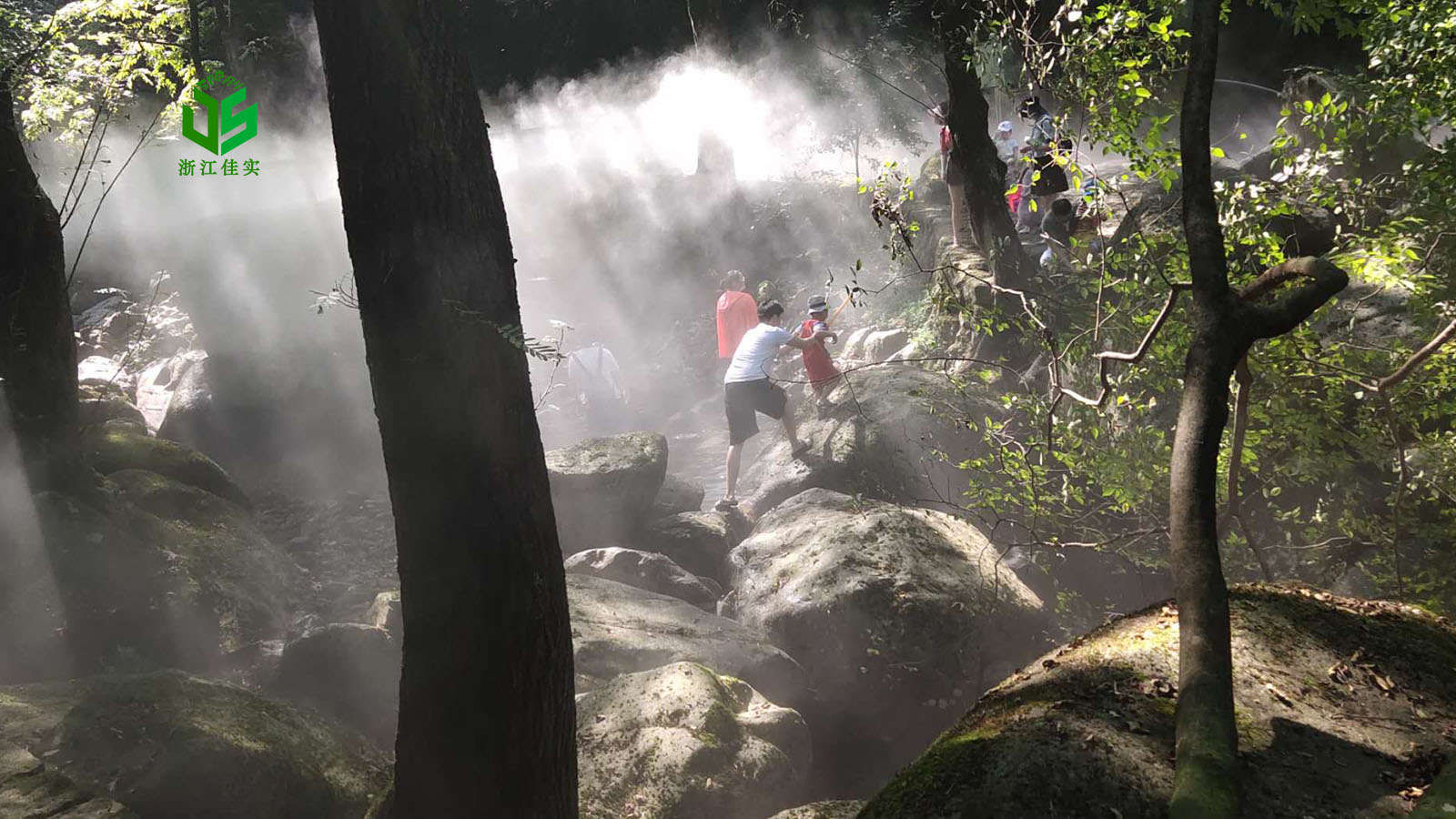 上海雾森系统人造雾喷雾造景打造氛围感景观